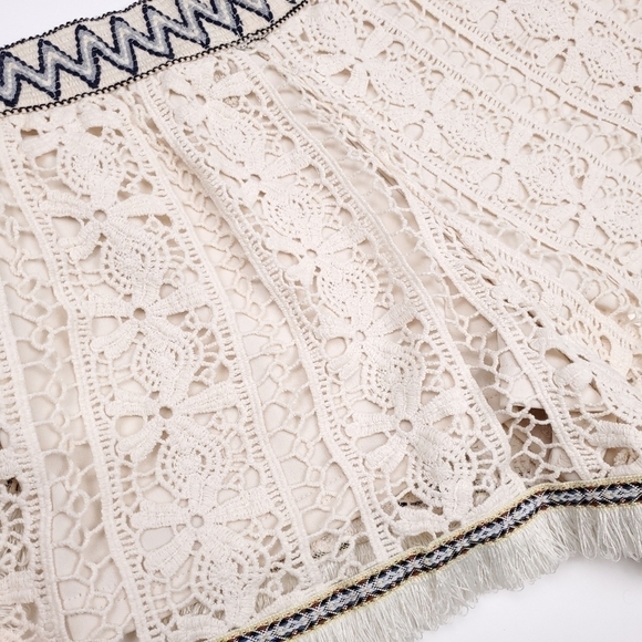 Endless Rose Cream Embroider Eyelet Boho Shorts S - Picture 10 of 13